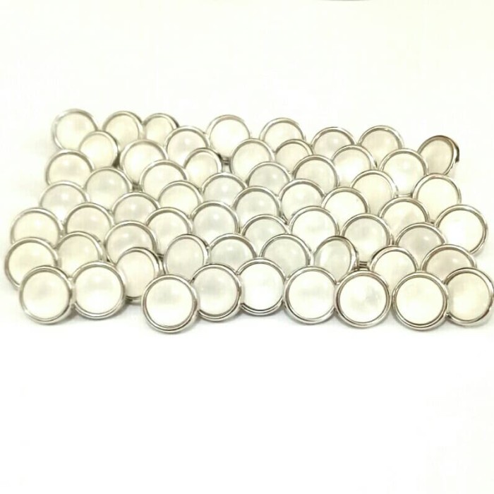 

Isi 100 pcs Diameter 12 mm - Kancing Baju Mutiara - Kancing Silver