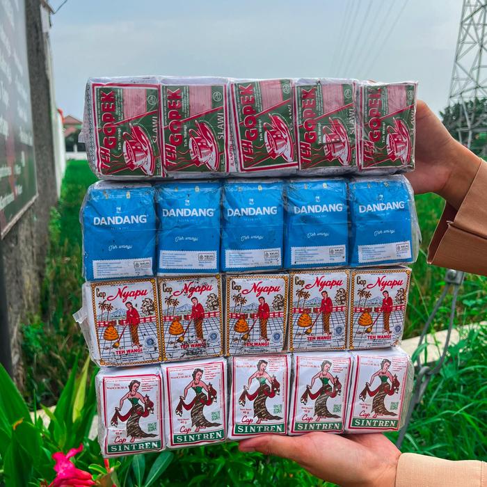 

4 Slop Racikan Teh Tubruk Nyapu Sintren Gopek Dandang / Teh Solo 4 Press 40 Gram x 40 pcs /