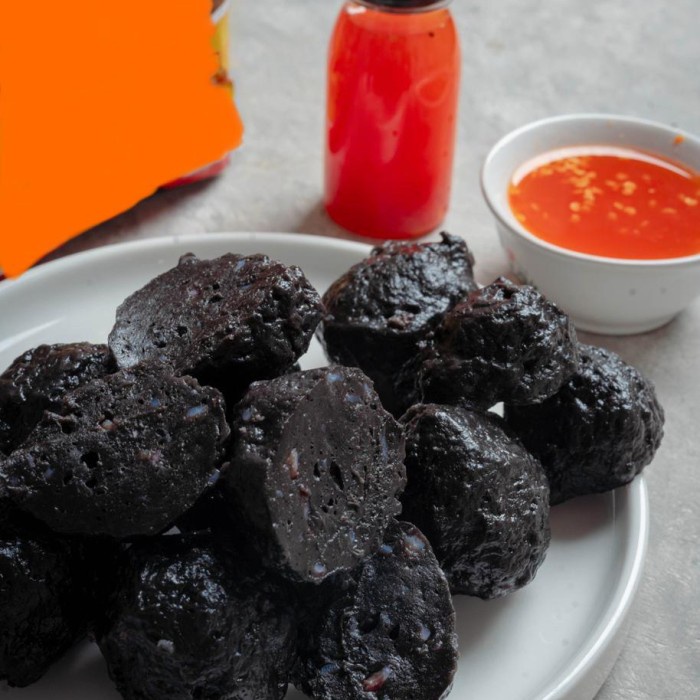 

Empek Pempek Satam(tinta cumi) khas Belitung