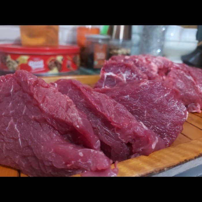 

Lezat- daging sapi lokal has dalam tenderloin 1 kg Rendang