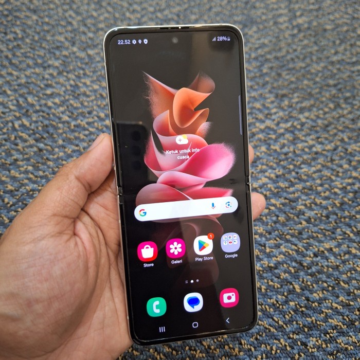 Handphone Hp Z Flip 3 5G 8/256 Second Bekas Murah *