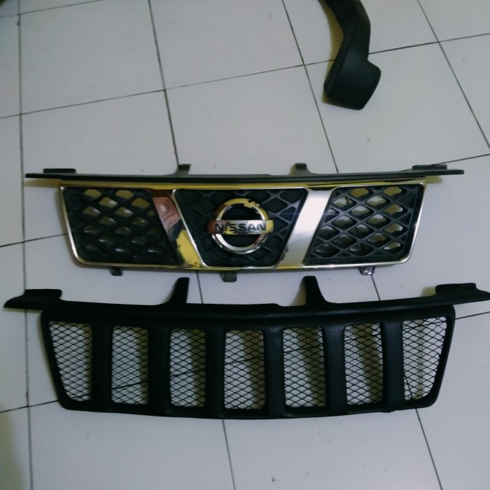 grill Xtrail t30 2005 keatas