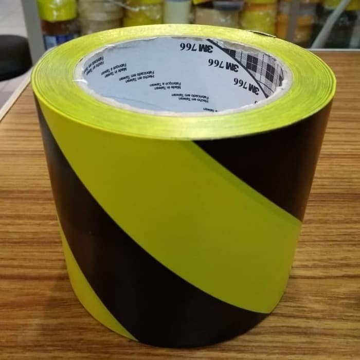 

FLOOR MARKING TAPE 3 M 766 LAKBAN LANTAI KUNING HITAM 3" X 33 METER