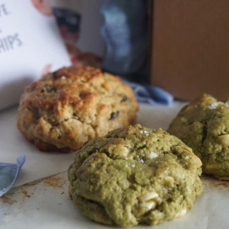 

Assorted Cookies (with Matcha Macadamia White Chocolate Cookies)