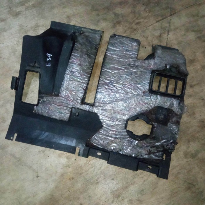 Cover Dashboard Bawah Stir Bmw E34 (Second)