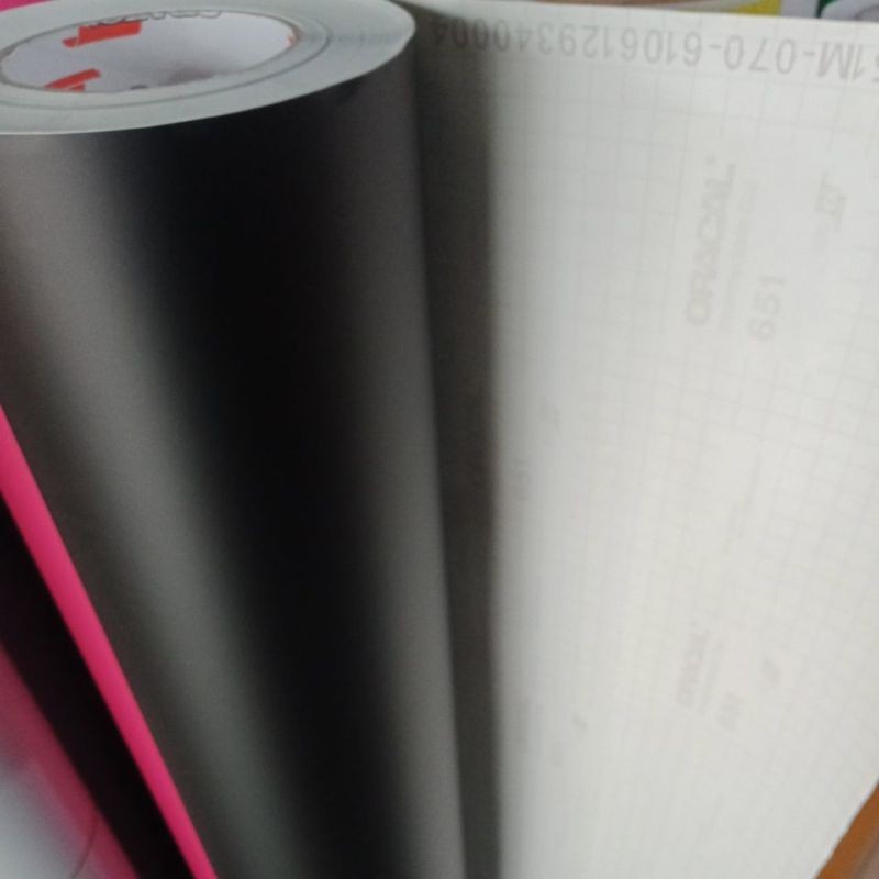 stiker scotlet oracal 651 hitam doff dan hitam glossy WE