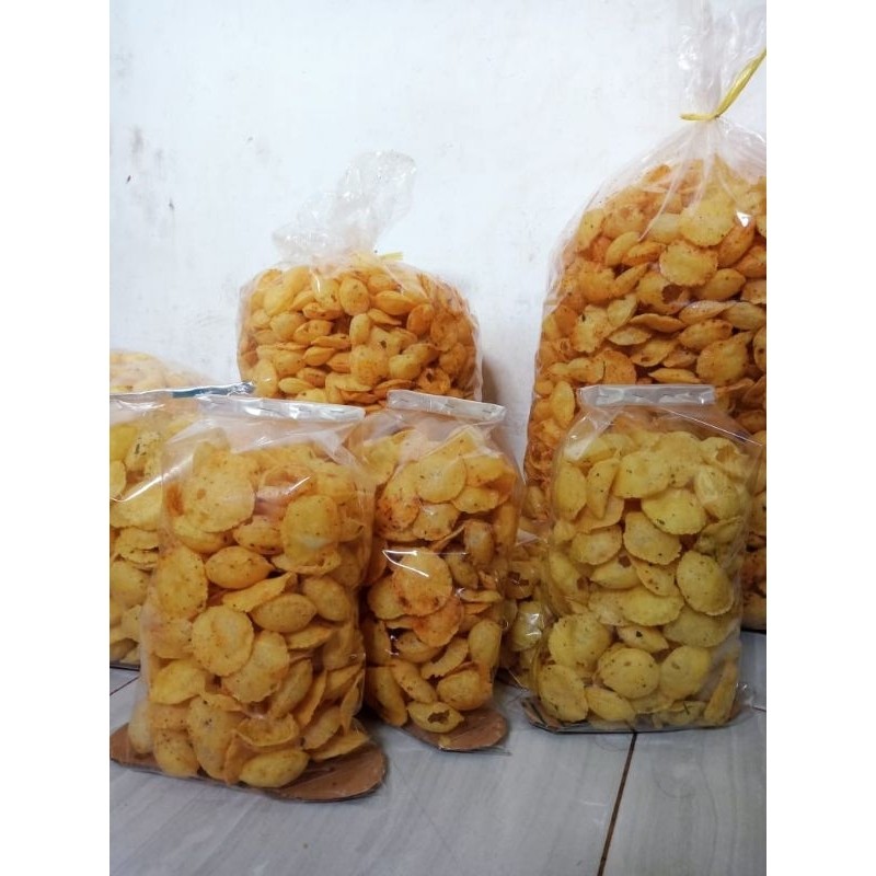 

Dapur Joglo Snack Cemilan Comring Singkong Pedas Kiloan 2 Bungkus 1 Kg