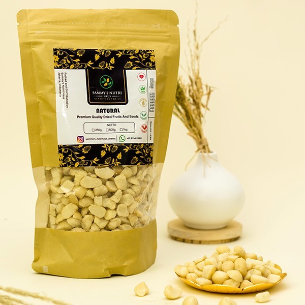 

EatFr3sh- Roasted Salted Macadamia Broken Nut 500g (Macadamia Pecah Panggang)