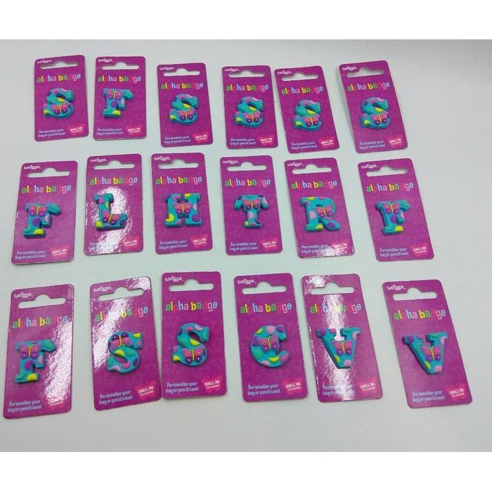 

YOK DI ORDER READY SMIGGLE SCENTED ALPHA BADGE / PIN PENITI CEWE SMIGGLE