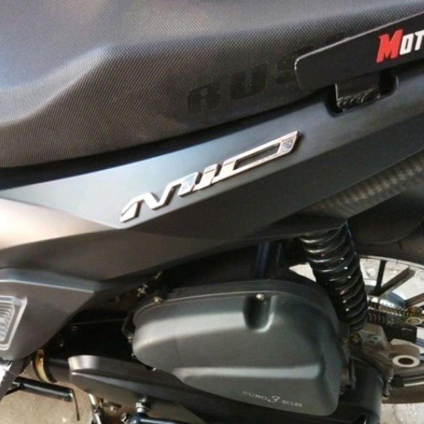 Purvisco - 2Pcs Stiker Emblem Mio Timbul 3D Untuk Badge Emblem Moto Yamaha Mio 150 125 Emblem Badge