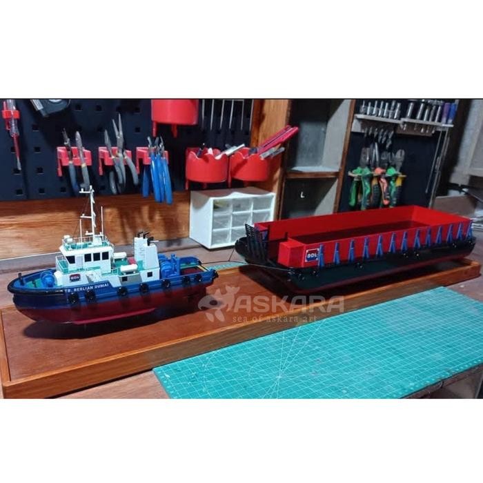 Miniatur Kapal Tugboat + Tongkang