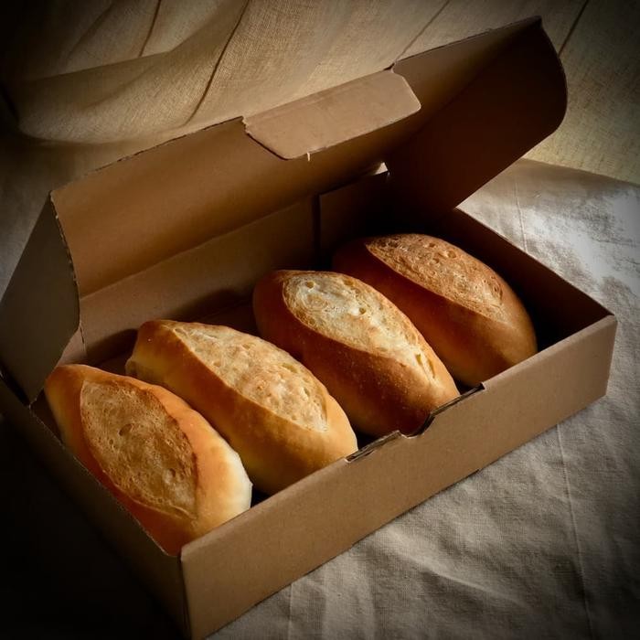 

PastikanTerjaminMutunya- Vietnamese Baguette Banh Mi Box 4pcs / Roti Vietnam Banh Mi box isi 4