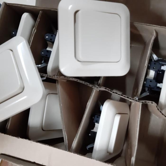 Saklar Engkel Gracio Broco / Tunggal Broco saklar listrik on off