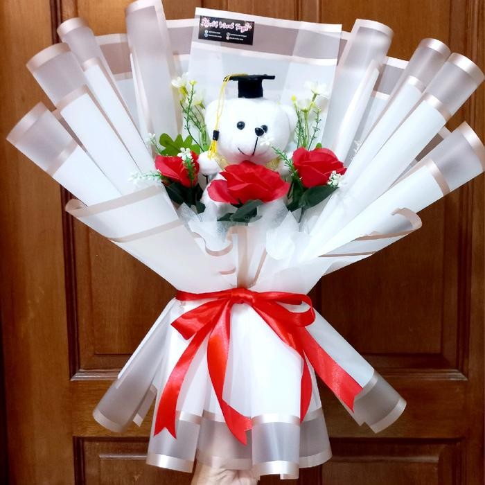 bucket boneka wisuda dan bunga artificial Dolls
