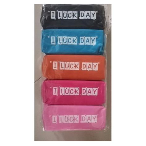 

1MART Tempat Pensil Kain "I LUCK DAY" – Simpel & Stylish