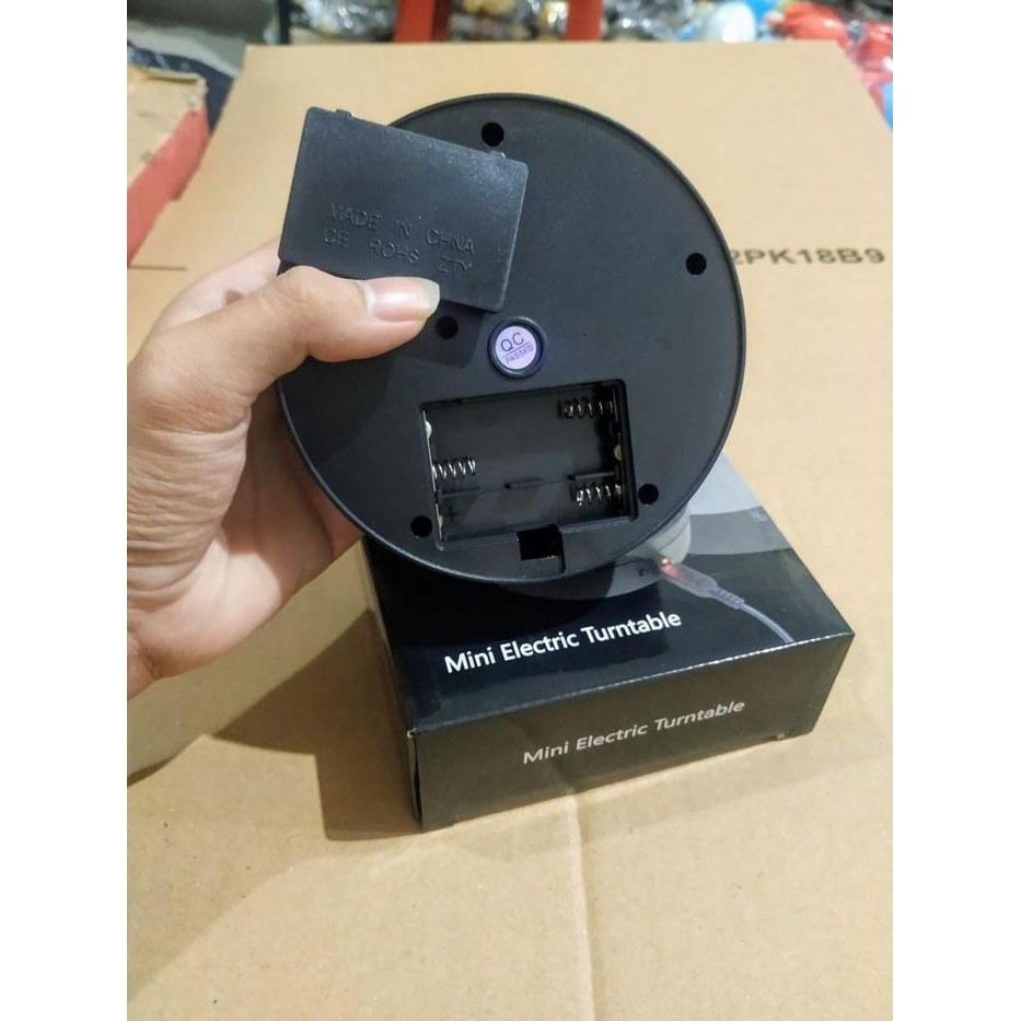 

Stand Display Putar / Tatakan Figure Rotating Display Diameter 12 cm USB Desk