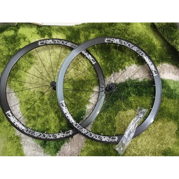WHEELSET ROADBIKE XLR8 700C RIM BRAKE 20 24H
