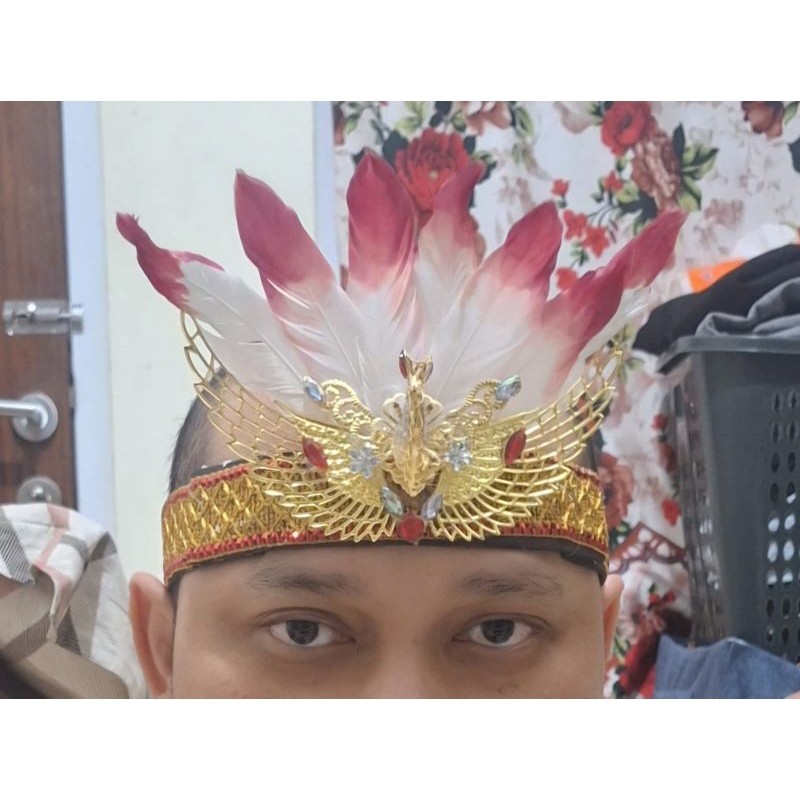 Benteng Onderdil Aksesoris Ikat Kepala Sayap Burung Bulu Merah Putih