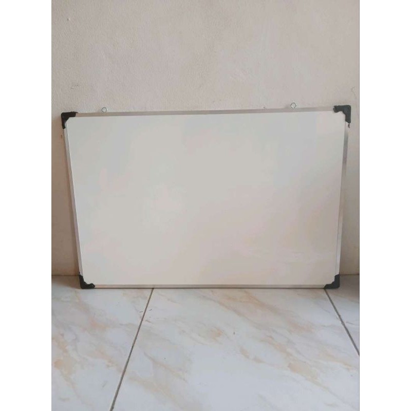 

Papan Tulis Mini/Whiteboard Mini Uk 40x60 Cm