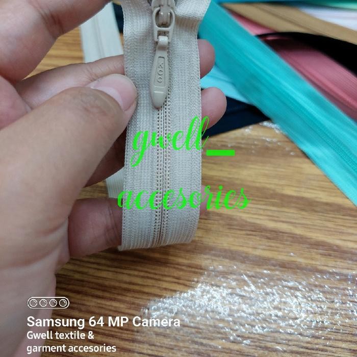 PREMIUM KCC RESLETING KAMISOL /LONTORSOR PANJANG 40 CM Ritsleting Ritsleting