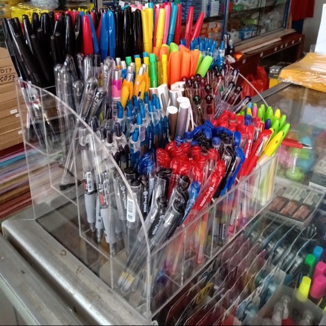 

Tempat Pulpen 4 Susun Akrilik Transparan 3mm