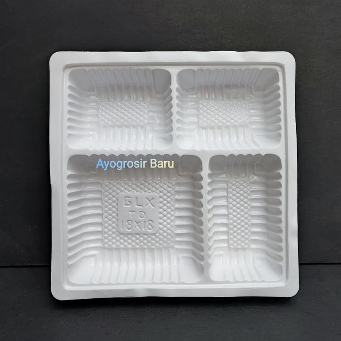 Sekat Mika 18x18 isi 50 pcs Putih Susu Sekat 4