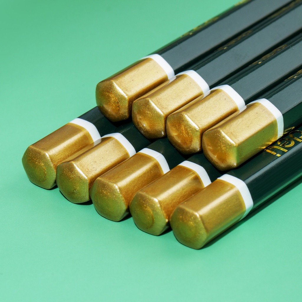 

DELI PENSIL 2B 1 PAK 12 PCS GRAPHITE PENCIL GRATIS RAUTAN PENSIL KAYU UJIAN KOMPUTER EC29 + EH032