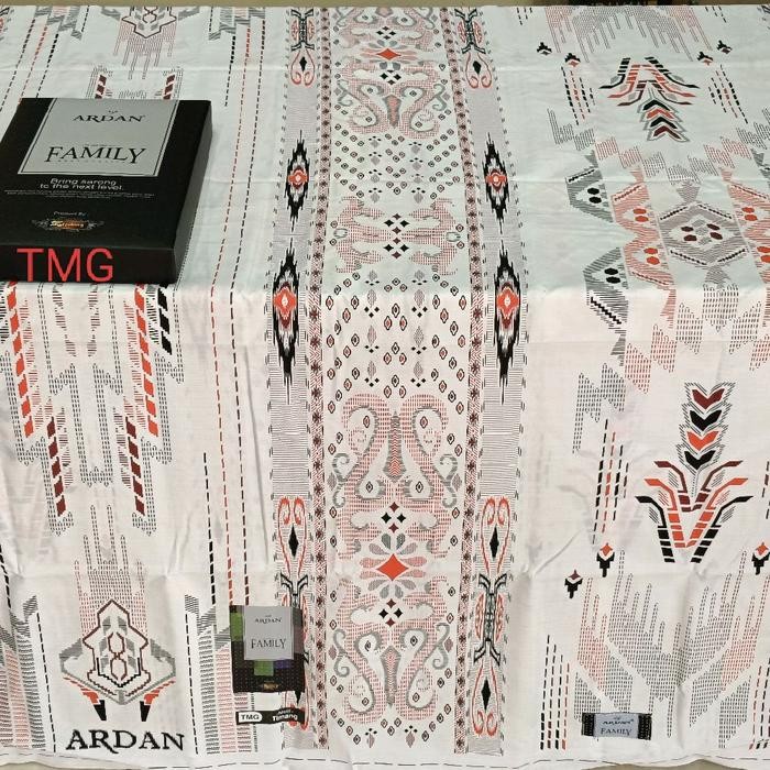 Sarung Ardan Family Motif Semeru dan Beromo - Gold - Muslim, Silver