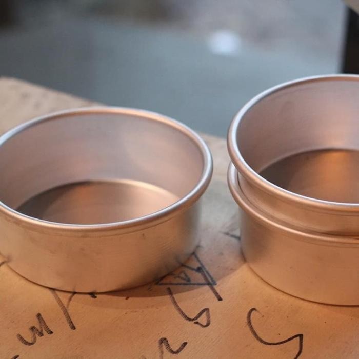 

Loyang Bulat Lokal 12 Cm Made In Indonesia