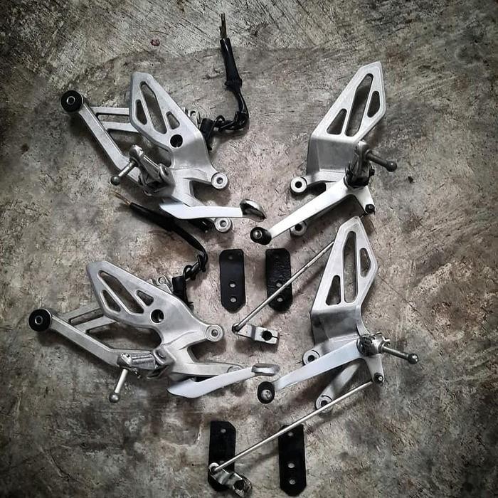 PREMIUM footstep depan r15v3 pnp vixion