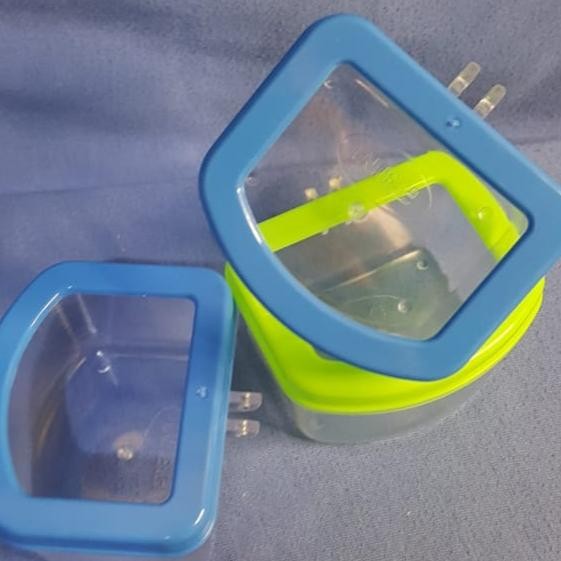 

TEMPAT PAKAN MAKANAN DAN MINUMAN BURUNG 7X5CM