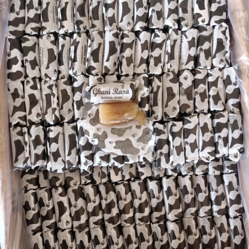 

Konter Makanan Dodol Rasa Susu Legit Rasanya Asli Dari Bahan Susu Kualitas Tinggi Berat 1Kg