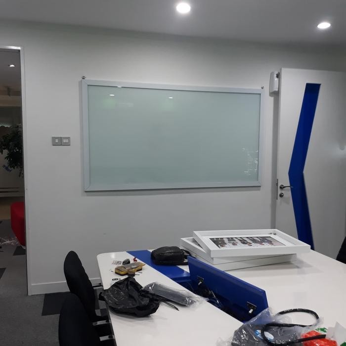 

Bricks - Papan Tulis Kaca Glassboard Pakai Frame