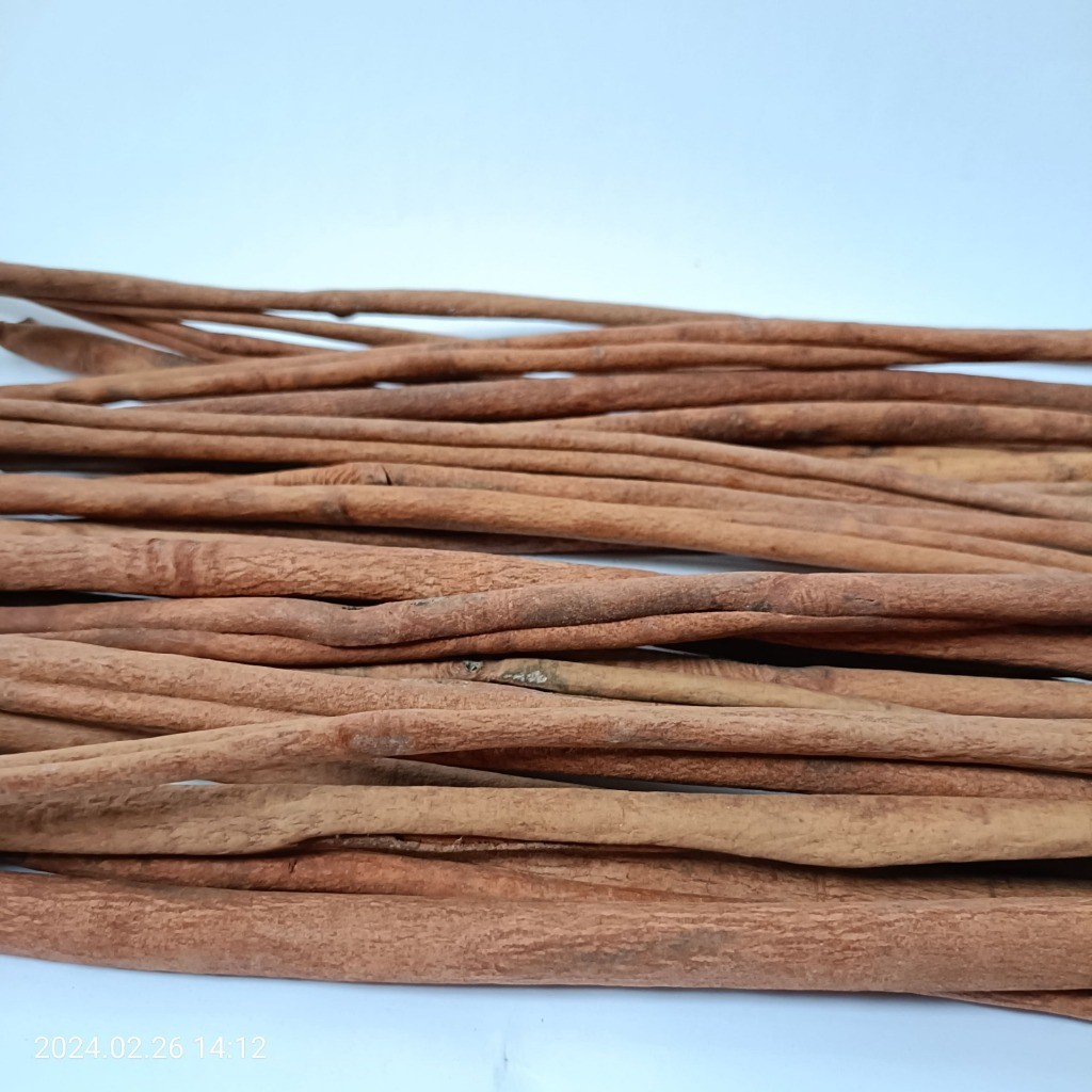 

KAYU MANIS STICK PREMIUM KAYU MANIS STICK 1KG KAYU MANIS KUALITAS EKSPOR