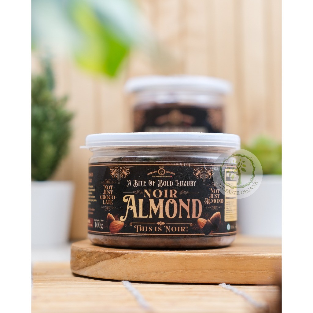 

ALMOND NOIR - A BITE OF BOLD LUXURY JAR 160GR