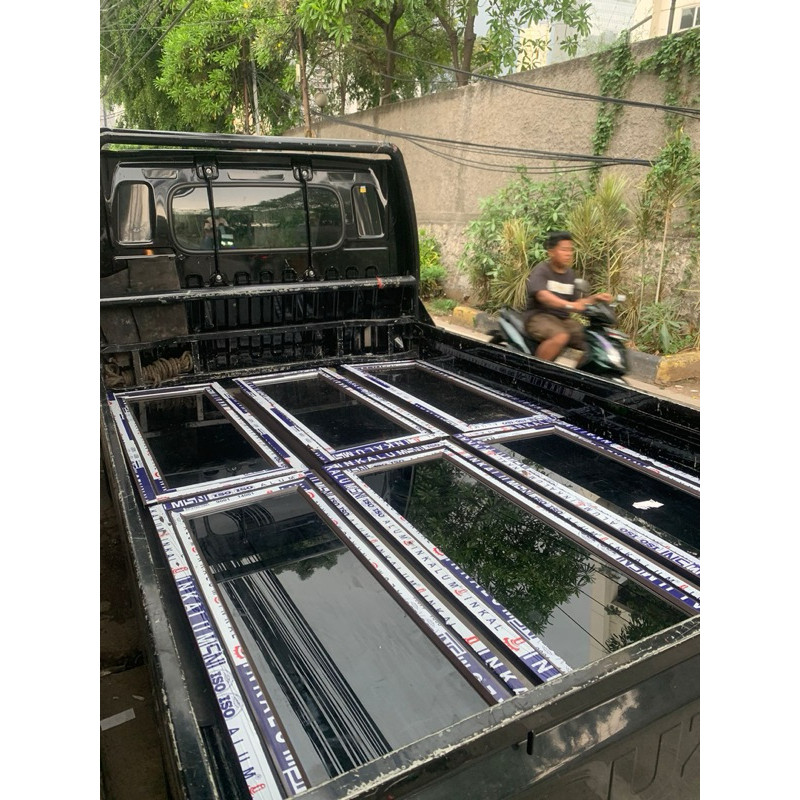 JENDELA JUNGKIT ALUMINIUM KACA 100 x 60 cm