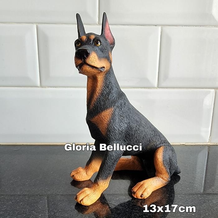 Patung Pajangan Anjing Doberman