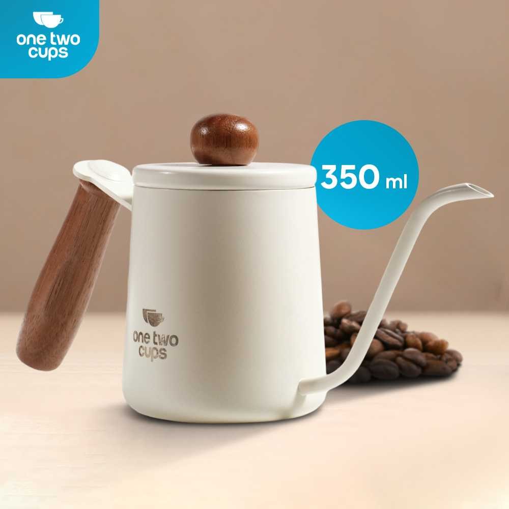 

Dua Cangkir Ketel Tuang Leher Angsa Two Cups Gooseneck Pour Over Kettle Warna Putih Kapasitas 350ml