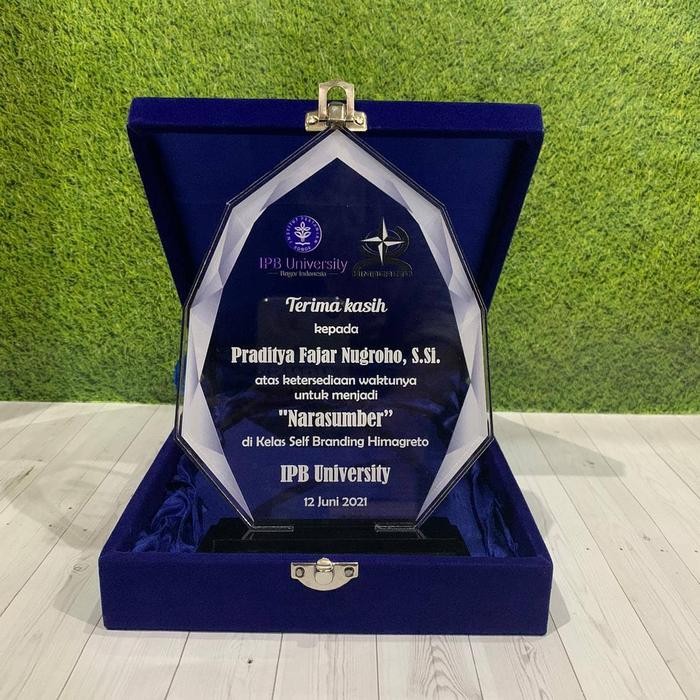 PREMIUM [TERMURAH] PLAKAT/TROPHY/PIALA/VANDEL/PLAKAT AKRILIK UK.20x15 + BOX V3