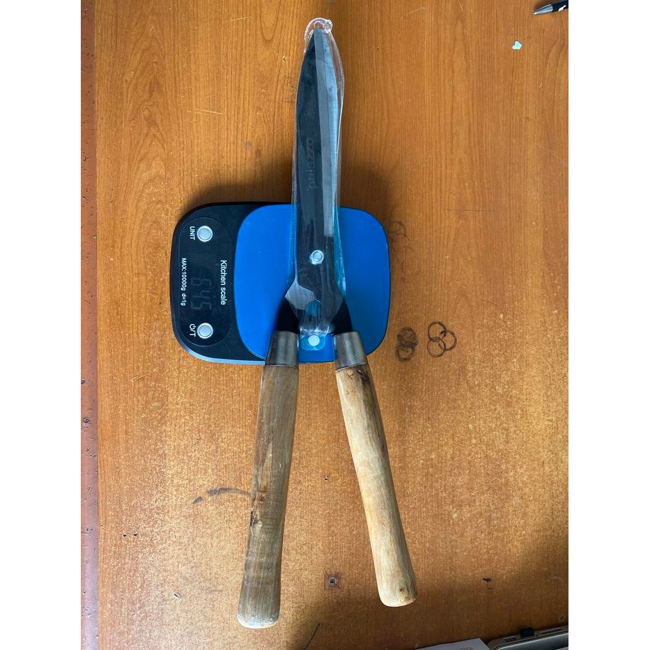 GUNTING RUMPUT CAMEL Kode 150