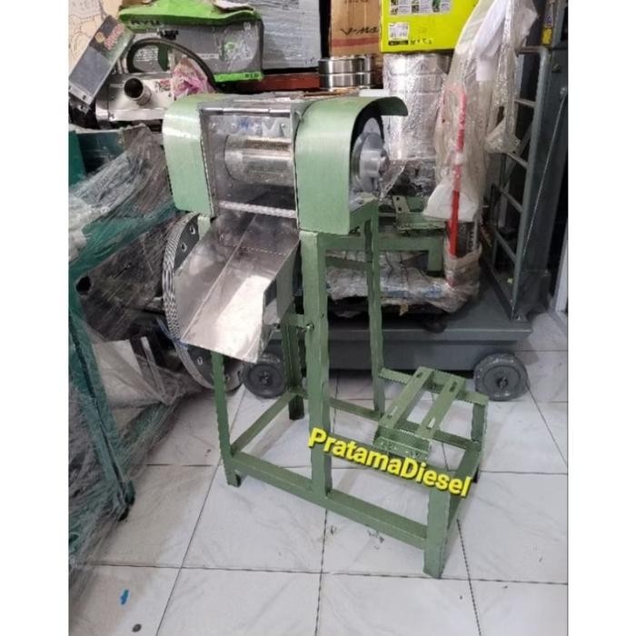 Mesin Parut Kelapa Samping Mesin HONDA GP160