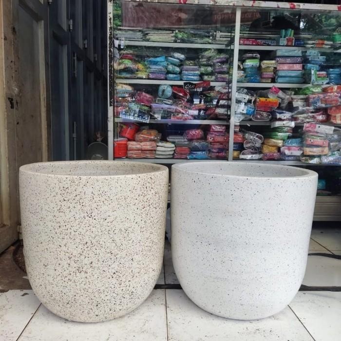 pot gerabah teraso jumbo, pot tanah liat besar, pot interior hotel Kode 1012