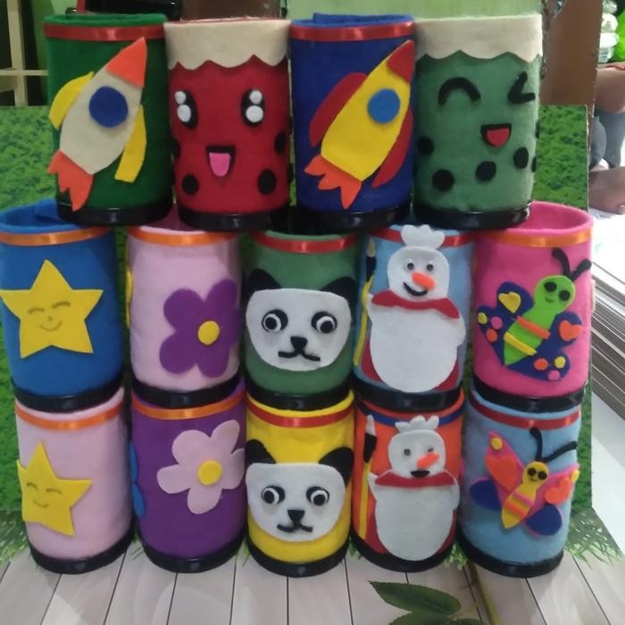 

KERAJINAN TEMPAT PENSIL BOTOL PLASTIK TINGGI 15CM