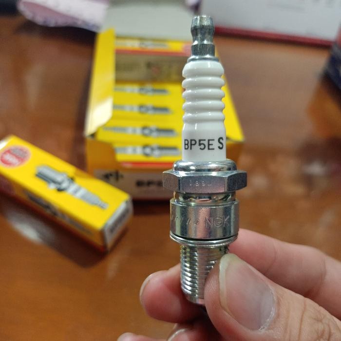 Ngk Busi Mobil Bp5Ses Camry 1.0, Katana, Colt L300 Bensin, Colt T120Ss Kode 017