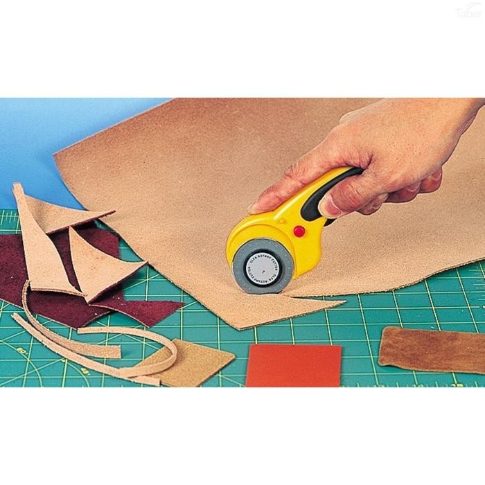 

Alat Gunting Kain 60mm RTY-3/DX OLFA Rotary Cutter Japan