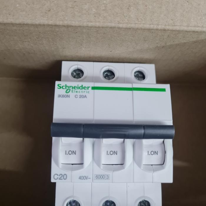 Mcb 10A 16A 20A 3Phase 3P Ik60N Schneider Hitam