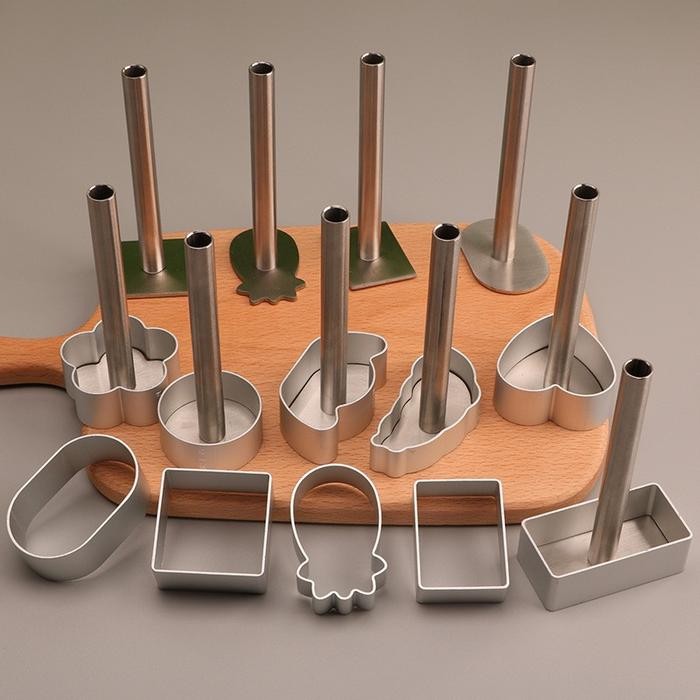 

Set 10Pcs Cookie Cutter Ring Nastar Jumbo Dan 1Pc Penekan /Cetakan Kue Gratis Ongkir
