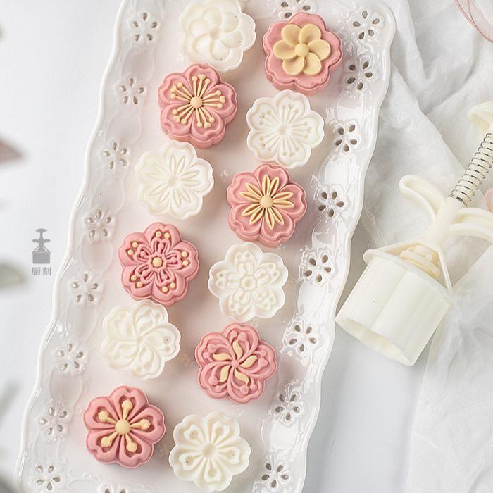 

Cetakan Bunga 25G Cm2561 50G Cm50604 75G Cm75610 Mooncake Flower Gratis Ongkir
