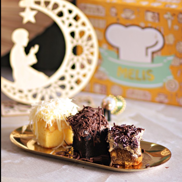 

TRIPLE BOX SPONGE CAKE KODE 877