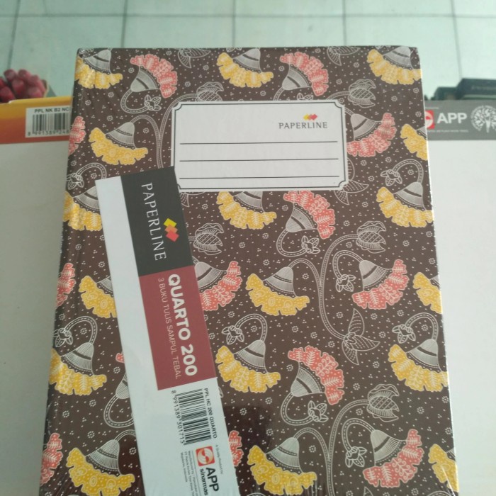 

Paperline Buku Tulis Hard Cover Kwarto 200 Lembar - Pack Isi 3 Buku.